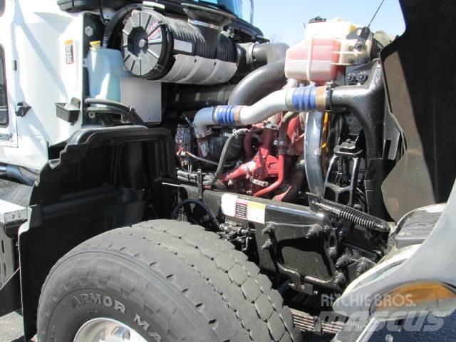 Mack GU713 Övriga bilar
