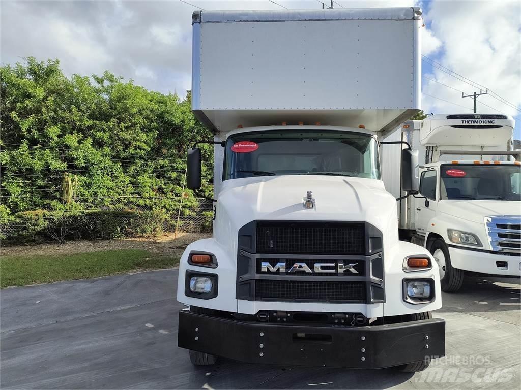 Mack MD6 Skåpbilar