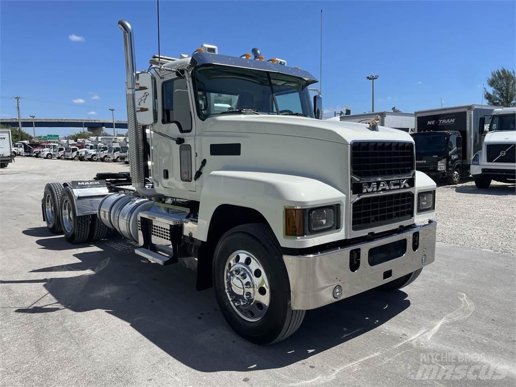 Mack PI64T Dragbilar