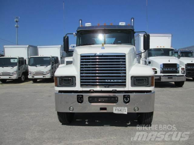 Mack PI64T Dragbilar