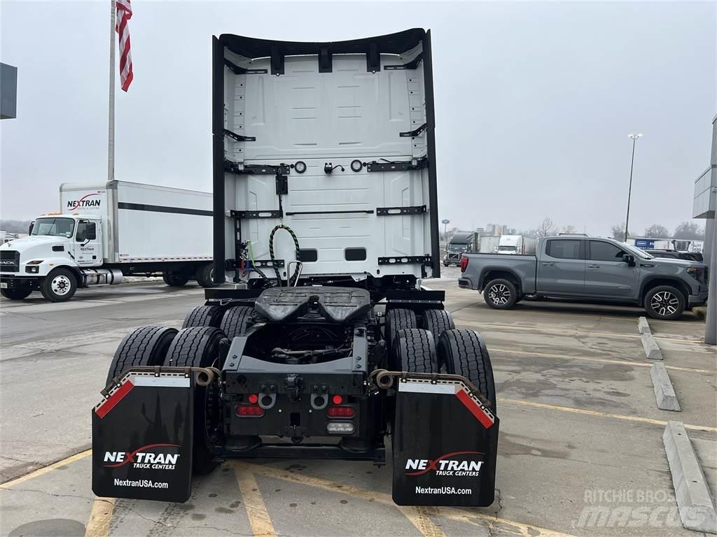 Volvo NEW VNL860 Dragbilar