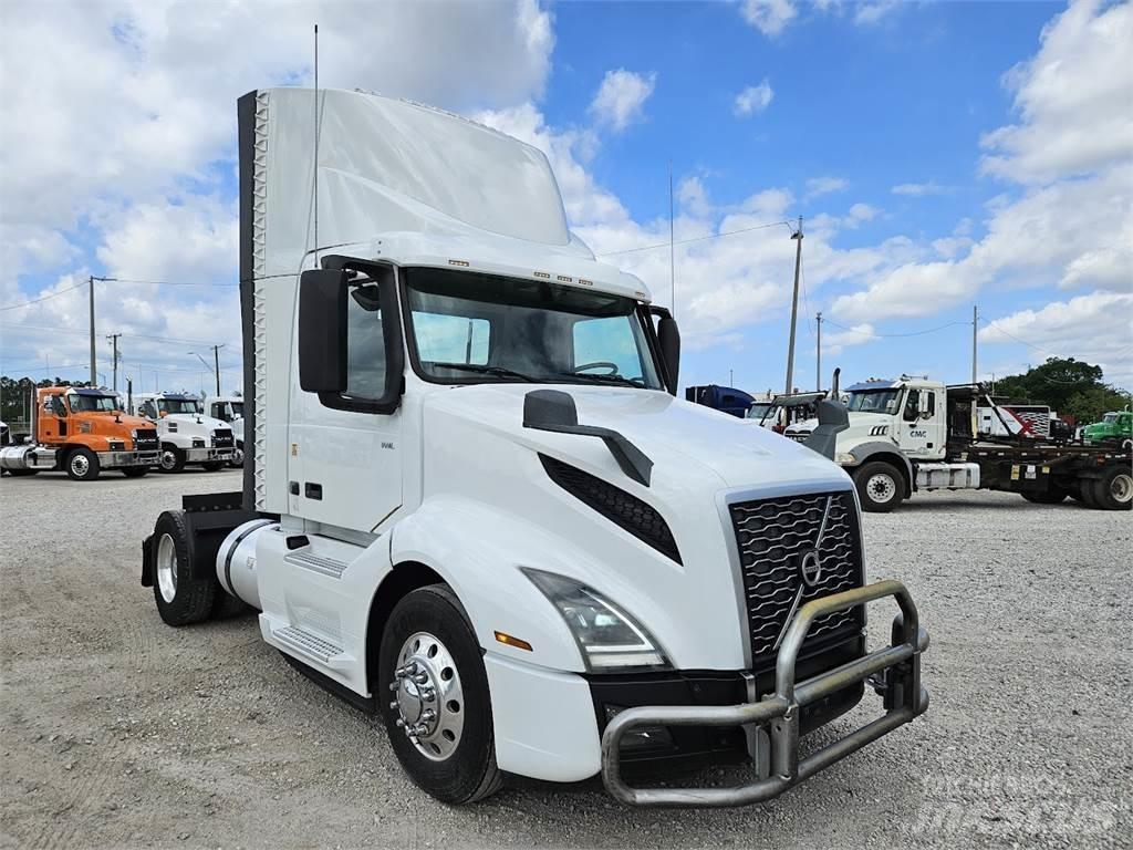 Volvo VNL42T300 Dragbilar