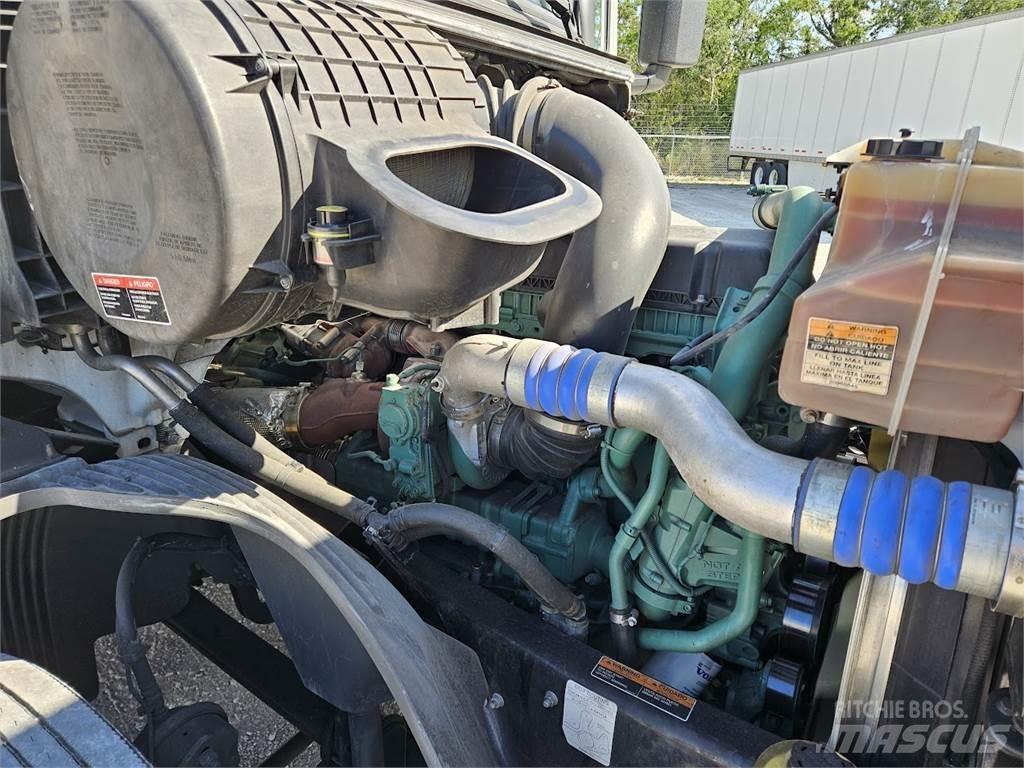 Volvo VNL64T300 Dragbilar