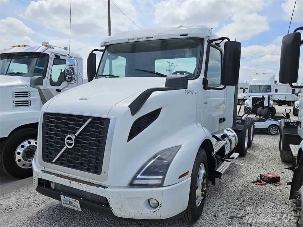 Volvo VNL64T300 Dragbilar