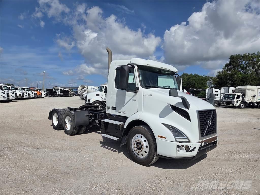 Volvo VNL64T300 Dragbilar