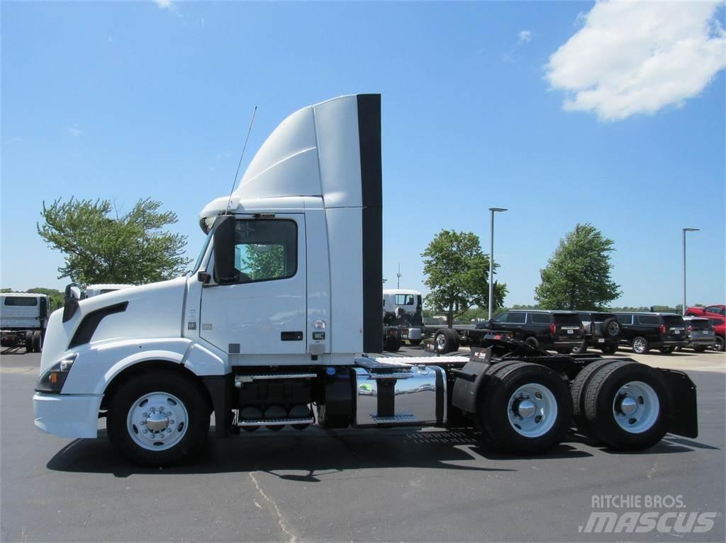 Volvo VNL64T300 Dragbilar