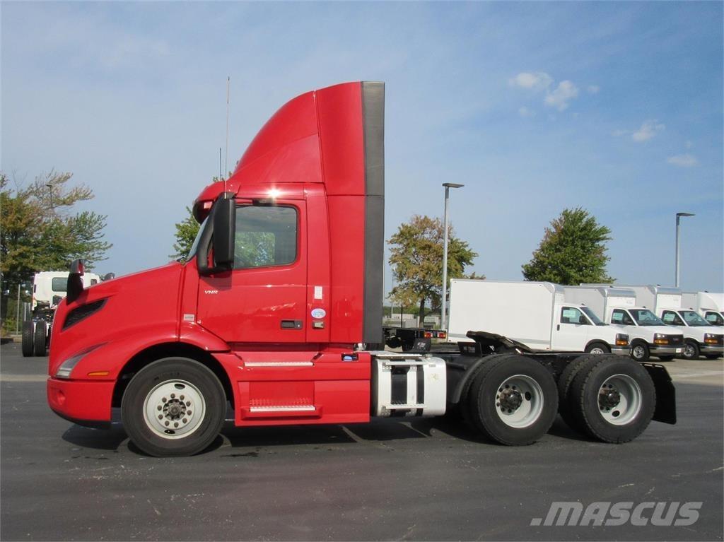 Volvo VNL64T300 Dragbilar