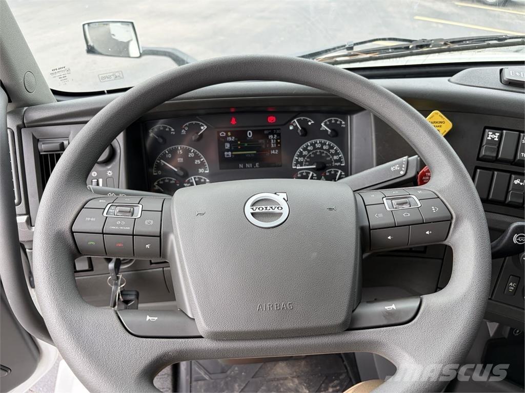Volvo VNL64T740 Dragbilar