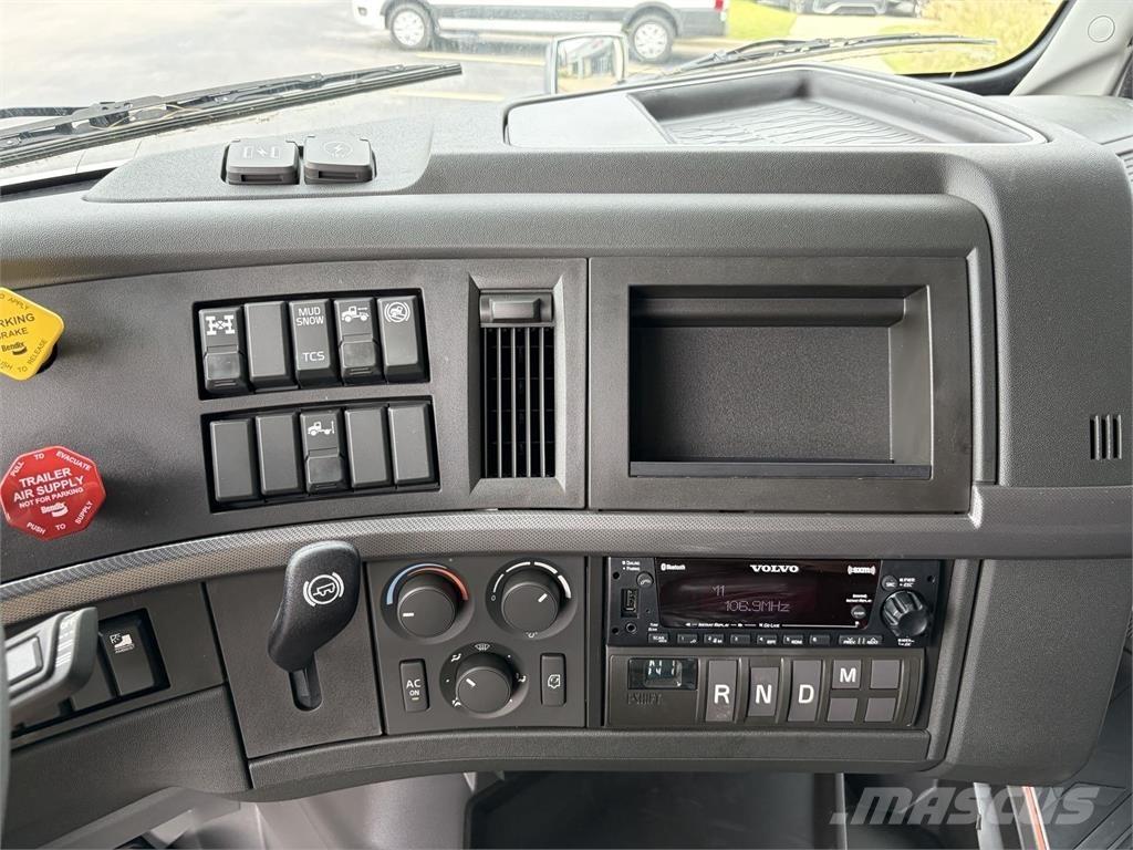 Volvo VNL64T740 Dragbilar
