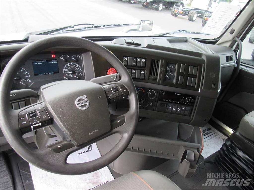 Volvo VNL64T760 Dragbilar