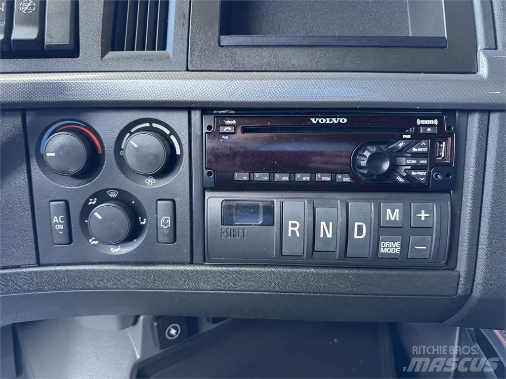 Volvo VNL64T760 Dragbilar