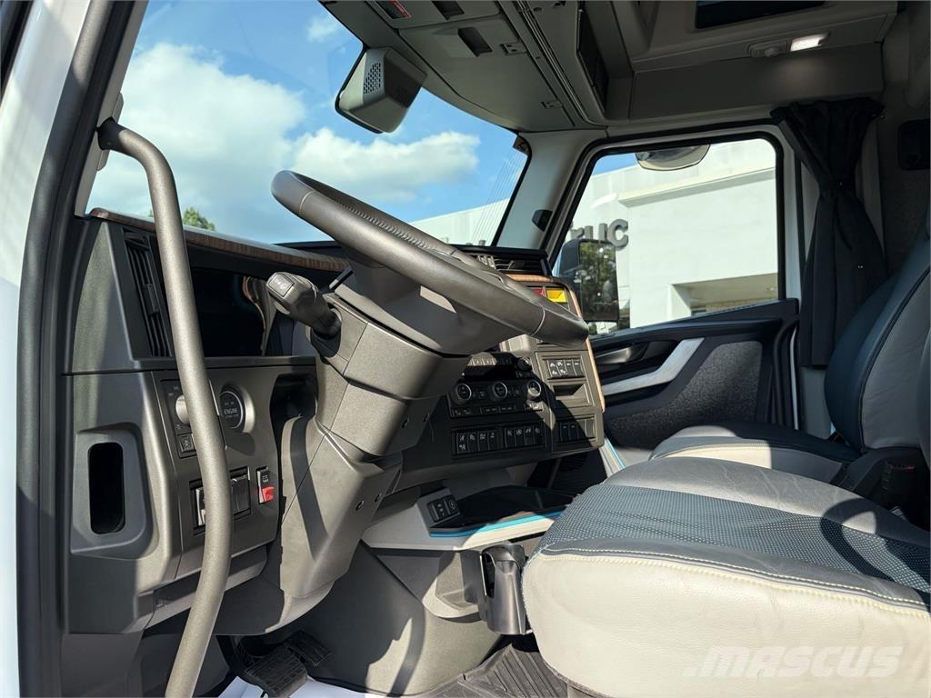 Volvo VNL64T860 Dragbilar