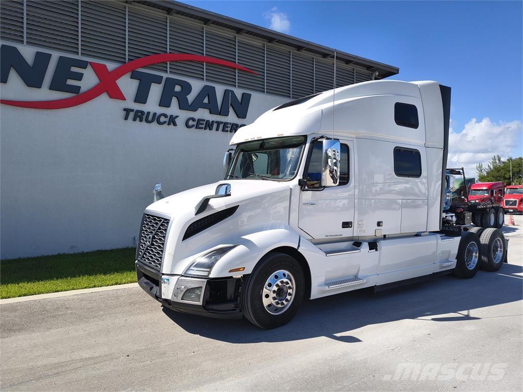 Volvo VNL64T860 Tractor Units