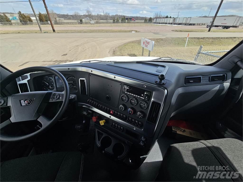 Western Star 47X Chassier