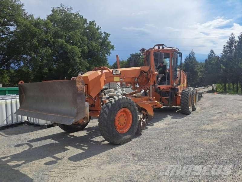 CAT 12M Väghyvlar