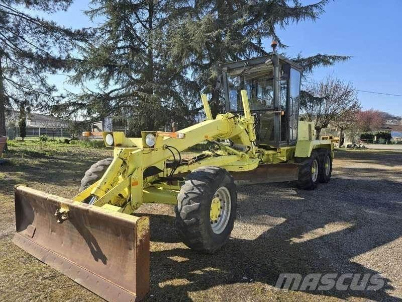 O&K F106A Väghyvlar