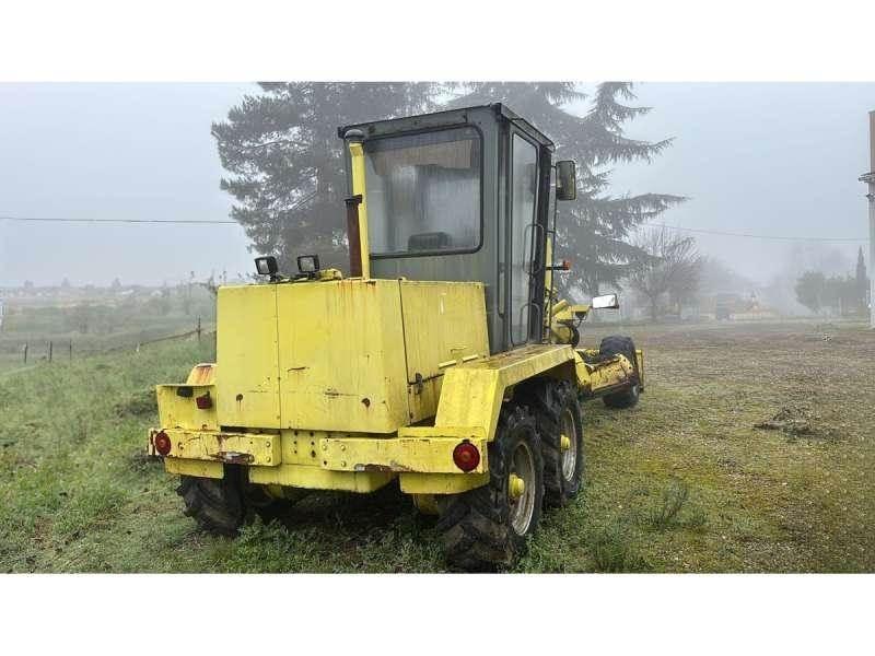 O&K F106A Väghyvlar