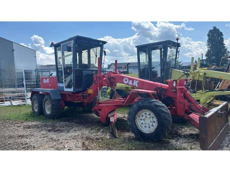 O&K F106A Väghyvlar