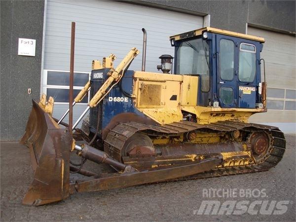 Hanomag D680E Bandschaktare