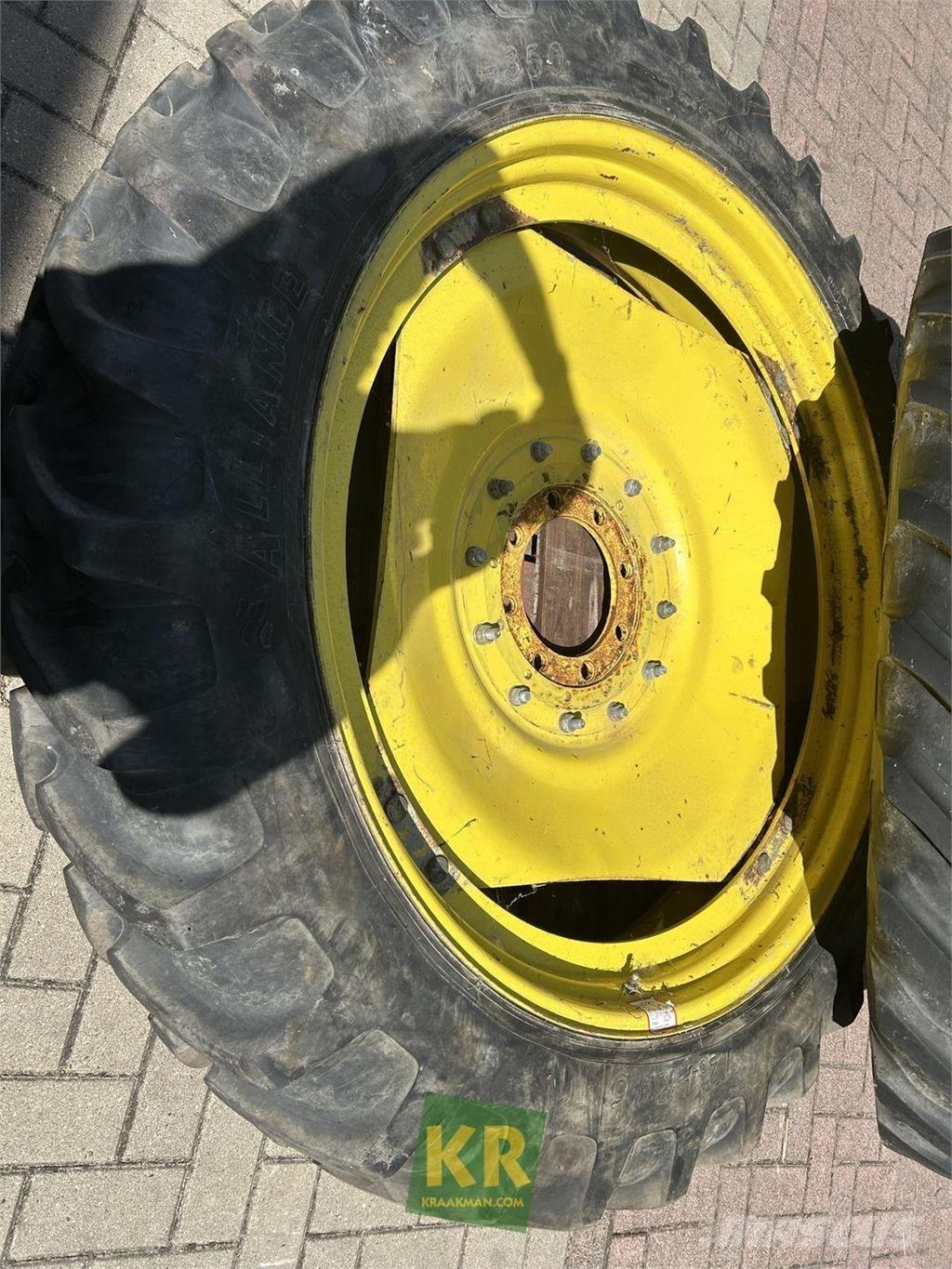 Alliance 12.4R46 Däck, hjul och fälgar
