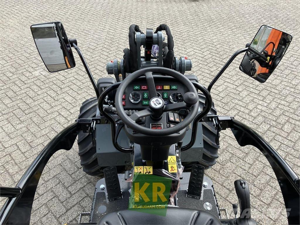 GiANT G1500 Frontlastare och grävare