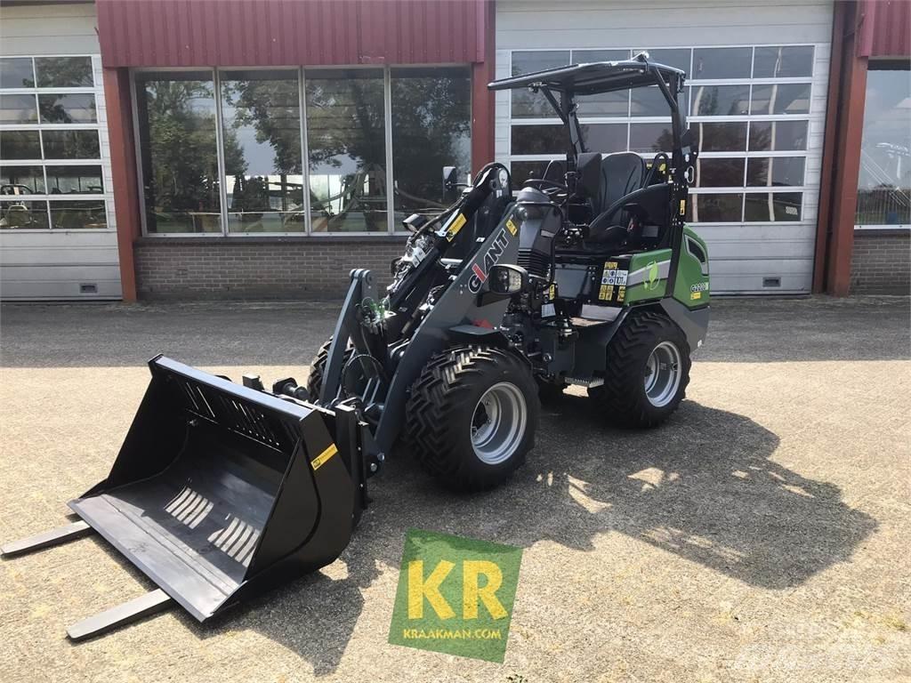 GiANT G2200E Frontlastare och grävare