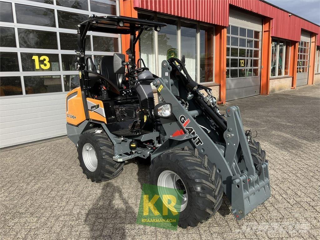 GiANT G2700 HD+ Frontlastare och grävare