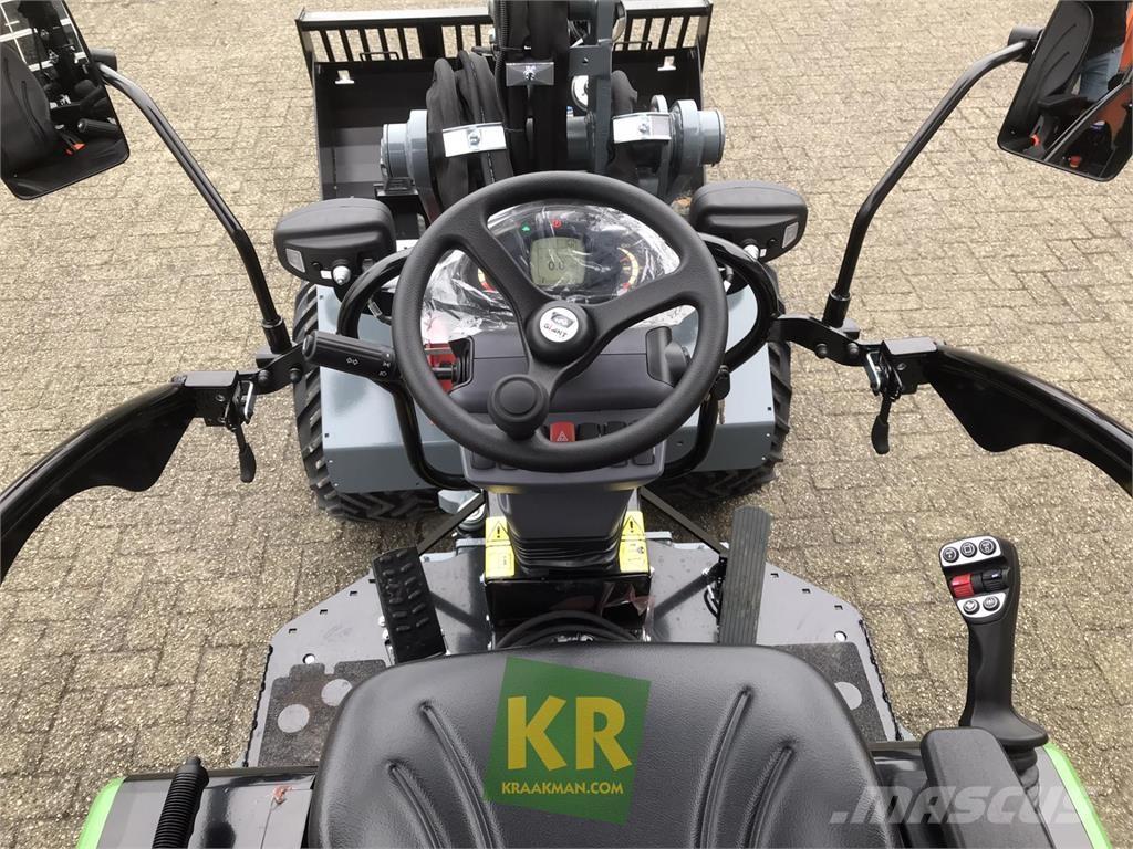 GiANT G2700E Frontlastare och grävare