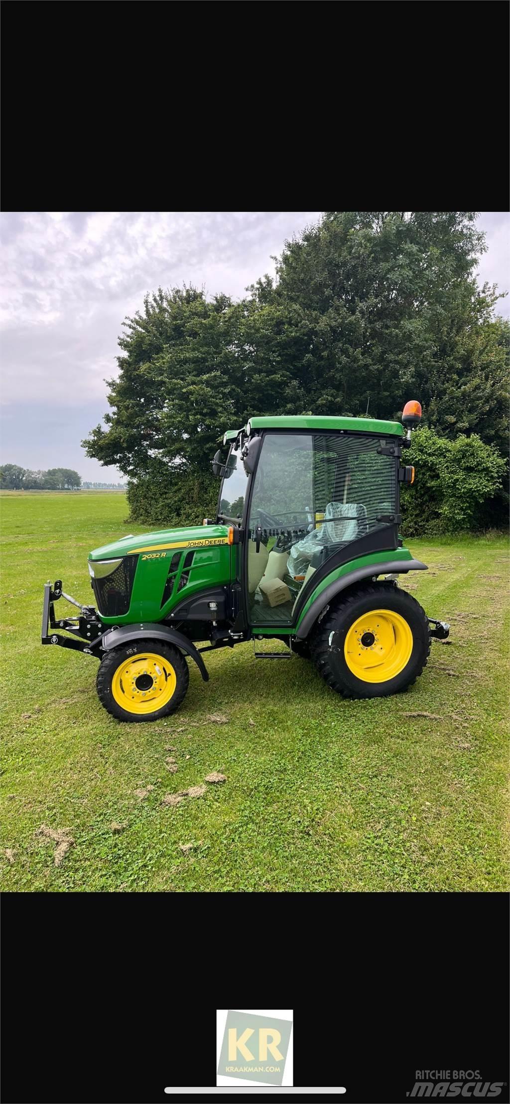 John Deere 2032R Kompakttraktorer