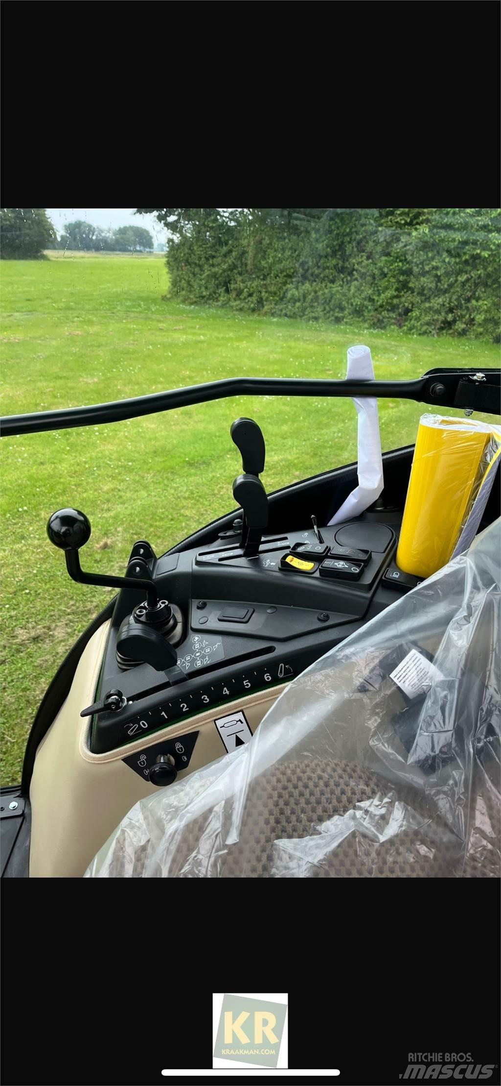 John Deere 2032R Kompakttraktorer
