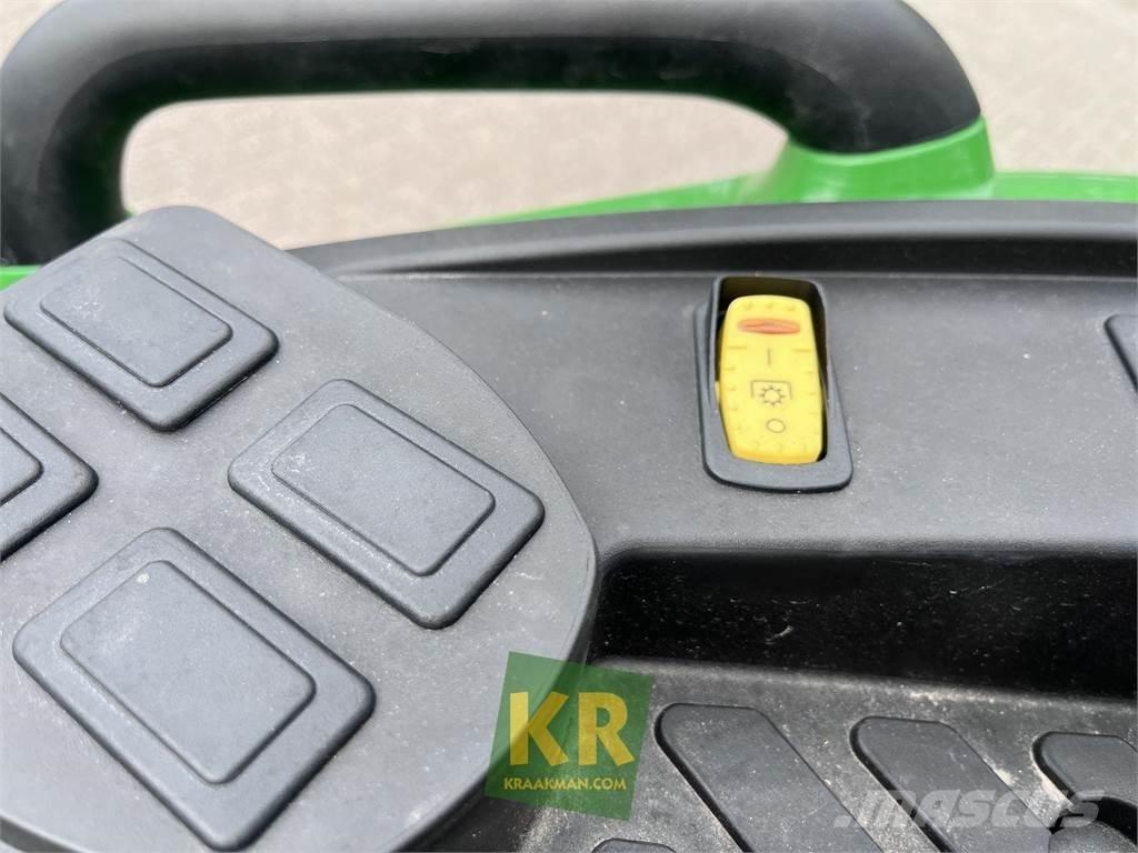 John Deere 4066M Kompakttraktorer