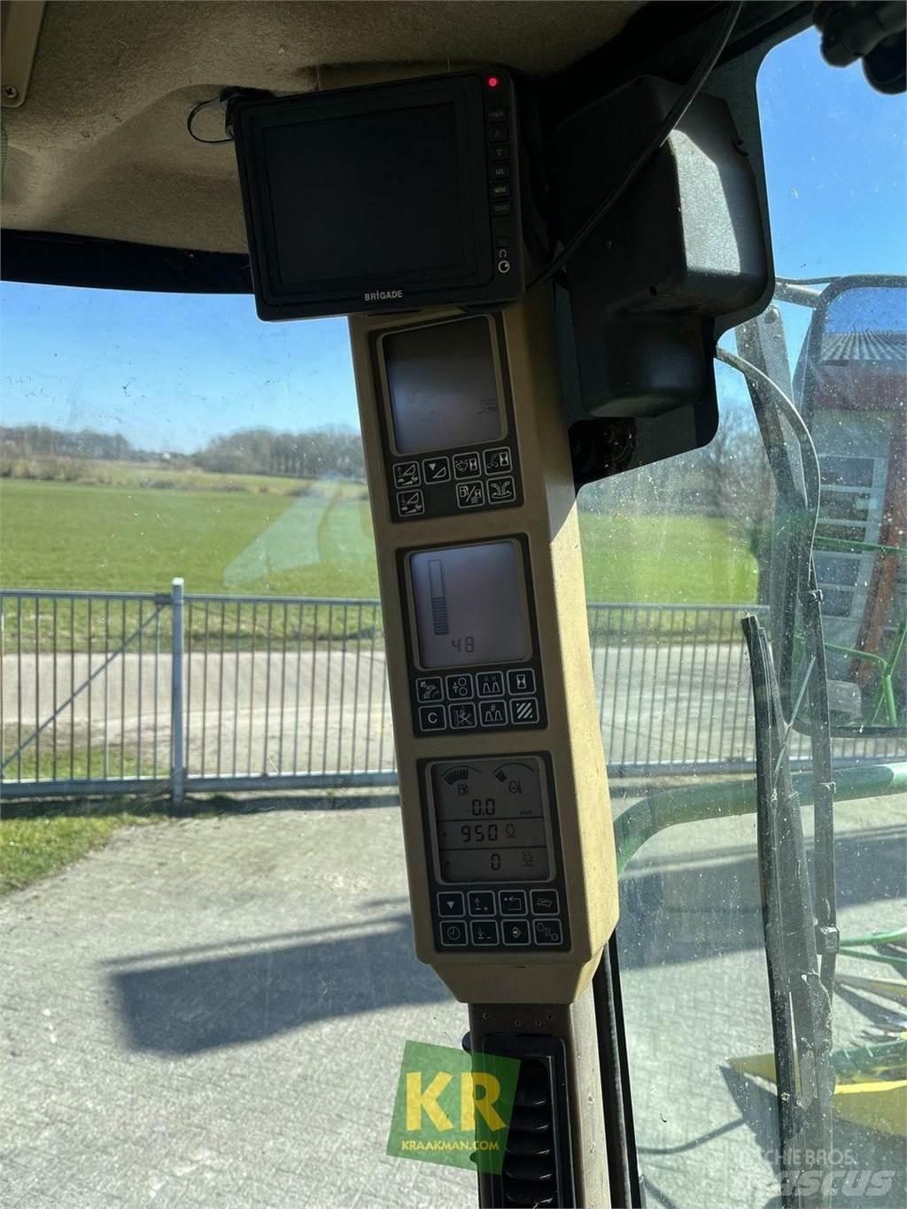 John Deere 7450 Fälthackar