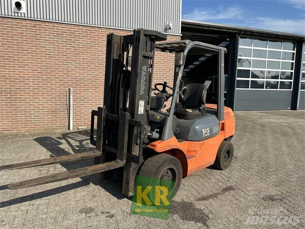 Toyota 02-7FDJF35 Redskapsbärare för lantbruk