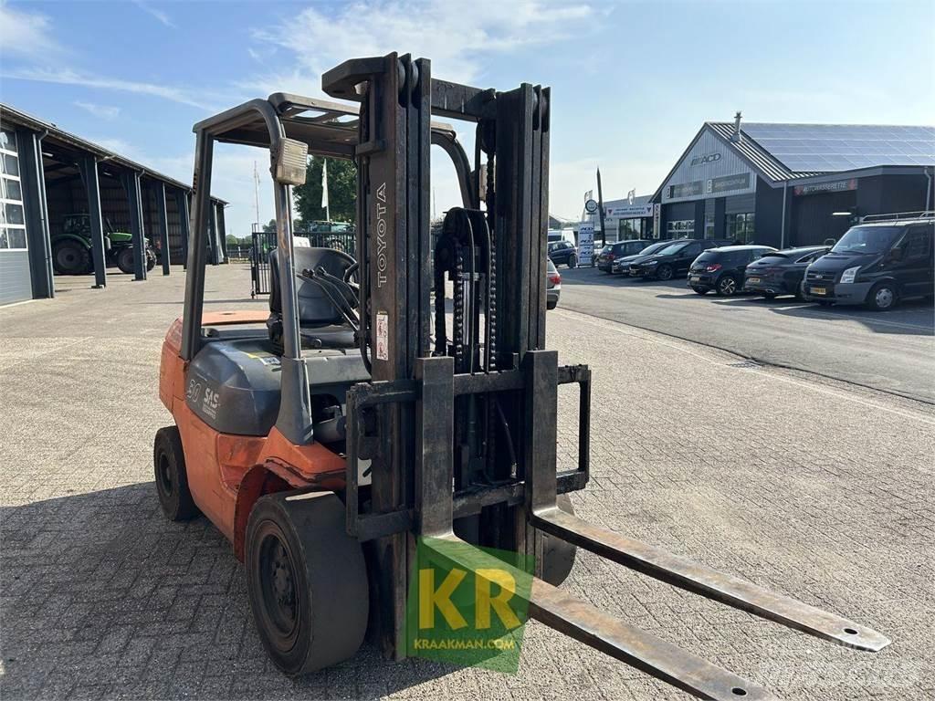 Toyota 02-7FDJF35 Redskapsbärare för lantbruk