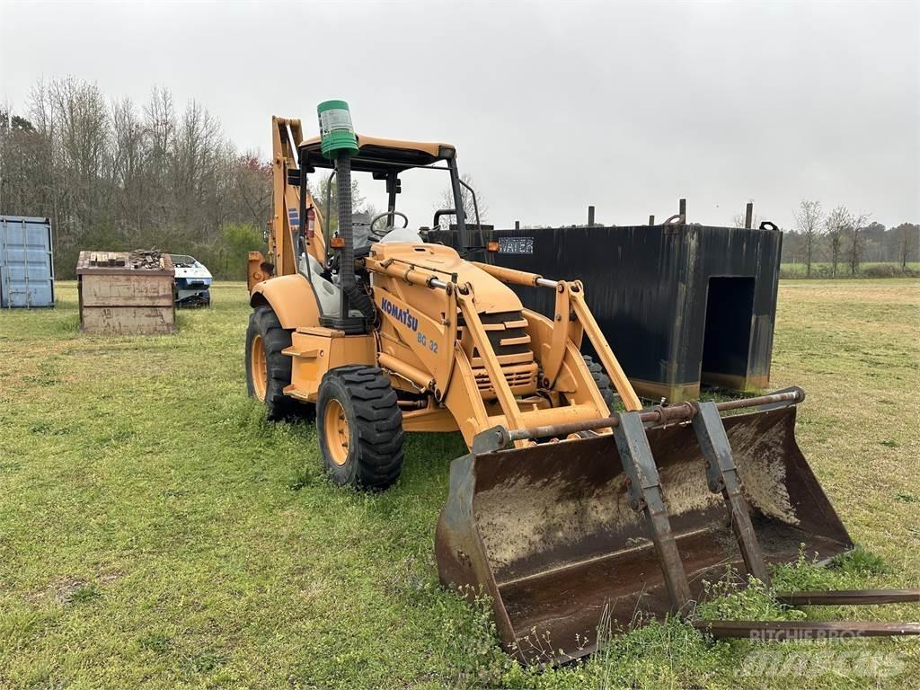 Komatsu WB140 Grävlastare