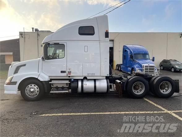 Volvo VNL64T670 Dragbilar