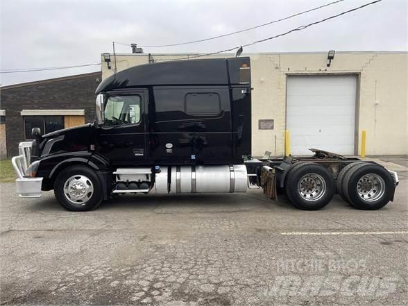Volvo VNL64T730 Dragbilar