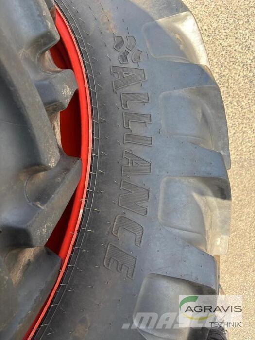 CLAAS ARION 610 CIS Traktorer