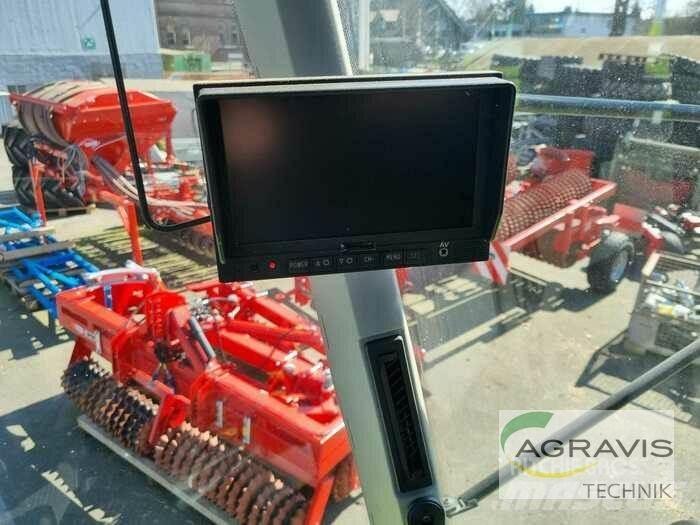 CLAAS AVERO 240 Skördetröskor