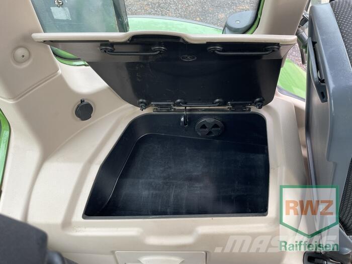 Fendt 718 Vario Traktorer