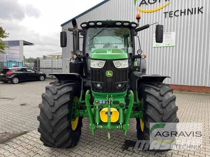 John Deere 6215 R Traktorer
