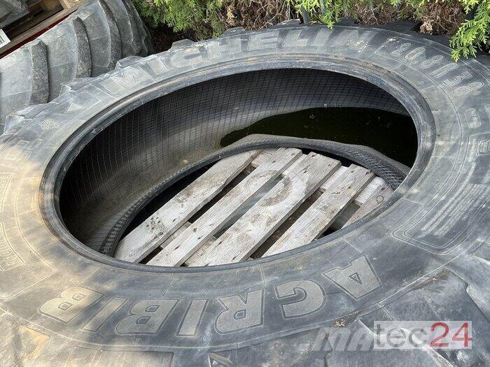 Michelin 20.8R38 Däck, hjul och fälgar