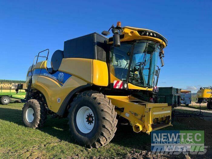 New Holland CX 6.90 Skördetröskor