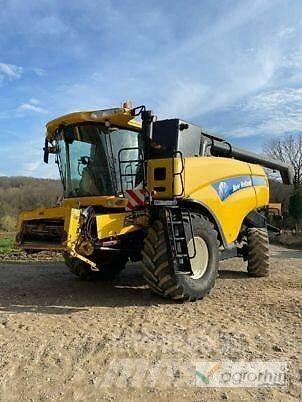 New Holland CX 8090 Skördetröskor