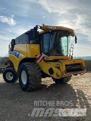 New Holland CX 8090 Skördetröskor