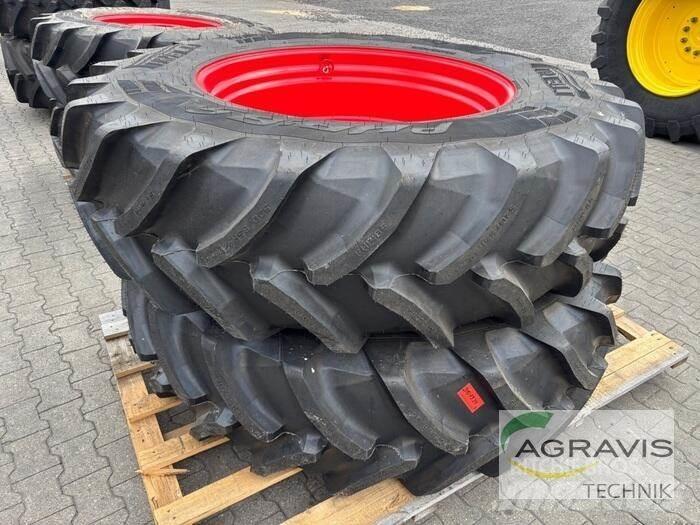 Pirelli KR 520/85R42 Däck, hjul och fälgar