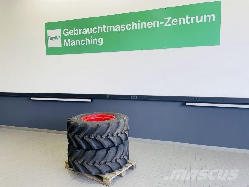  440/65R24 128D Däck, hjul och fälgar