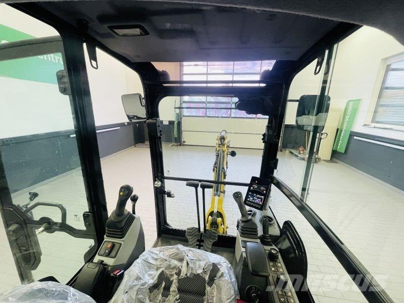 CAT 302CR-05A Hjulgrävare