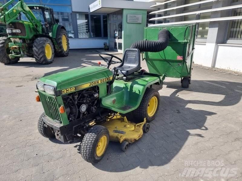 John Deere 332 Kompakttraktorer