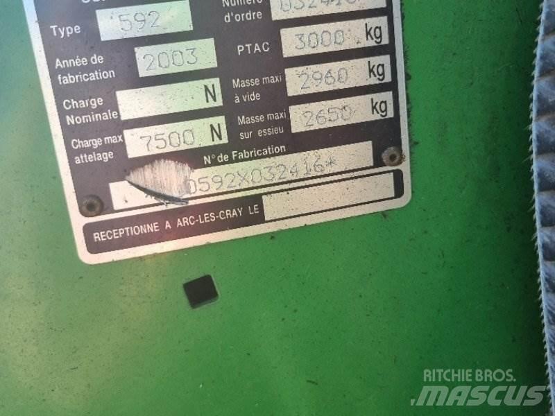 John Deere 592 Rundbalspressar